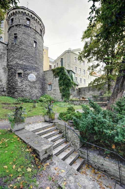 Cozy Old Town Historic House Apartment Tallinn Exterior photo